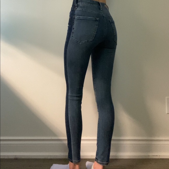 2 Toned Jeans - Picture 4 of 4